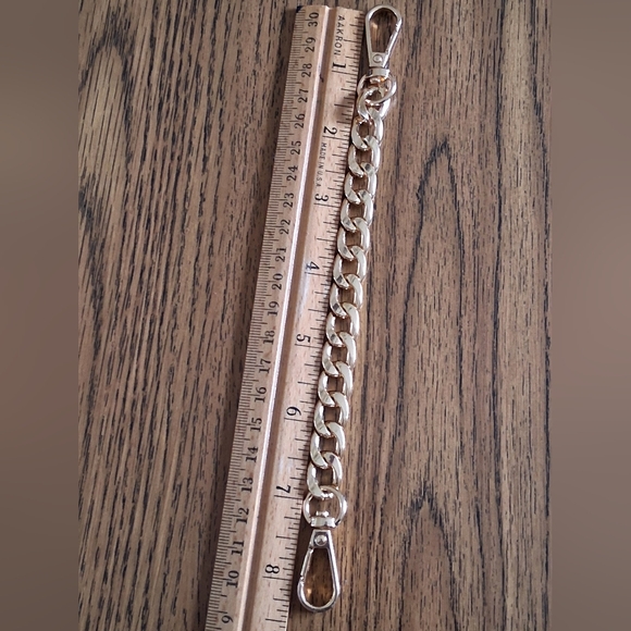 Gold- tone Chain Link Purse Strap Extender/ Charm NWOT - Picture 2 of 5